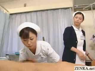 Japansk sykepleier practices henne hj teknikk