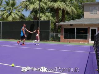 Tiny4k - tenis murid lily adams adalah fucked oleh beliau instructor