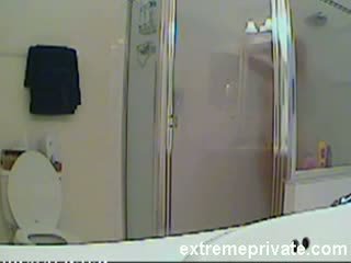 Mi 20 years sister spied en en baño vídeo