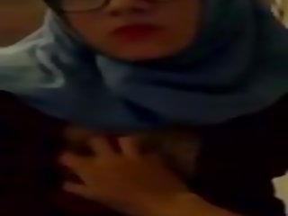 Hijab flickor solo masturbation min niece, porr 76
