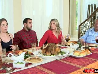 Mamičky bang násťročné - neslušné rodina thanksgiving <span class=duration>- 10 min</span>
