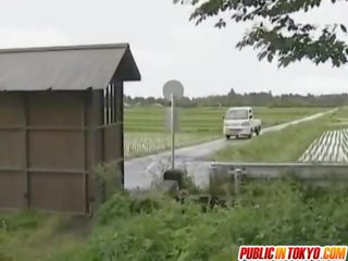 Japonesa milf é fodido em um truck