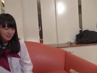 Aziatisch schoolmeisje voetjob, gratis tube voetjob hd porno 6e