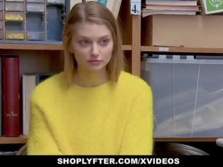 Shoplyfter - lp ohvitser fucks rinnakas blond teismeline