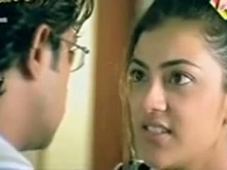 Telugu aktris kajol agarwal showing boobs