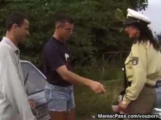 Traffic cop roadside doublefuck - nudecams.xyz