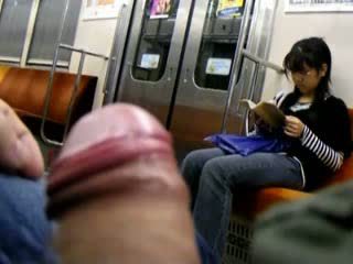 Show tema riist kuni jaapani teismeline sisse subway video