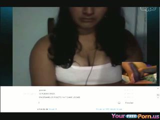 South americana chica teasing su grande tetitas en skype