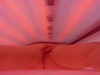 Masturbation sisään solariumissa, vapaa masturboimassa porno video- 23