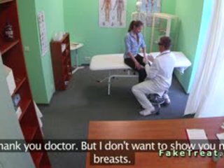 Dokter fucks sexy patiënt in fake ziekenhuis
